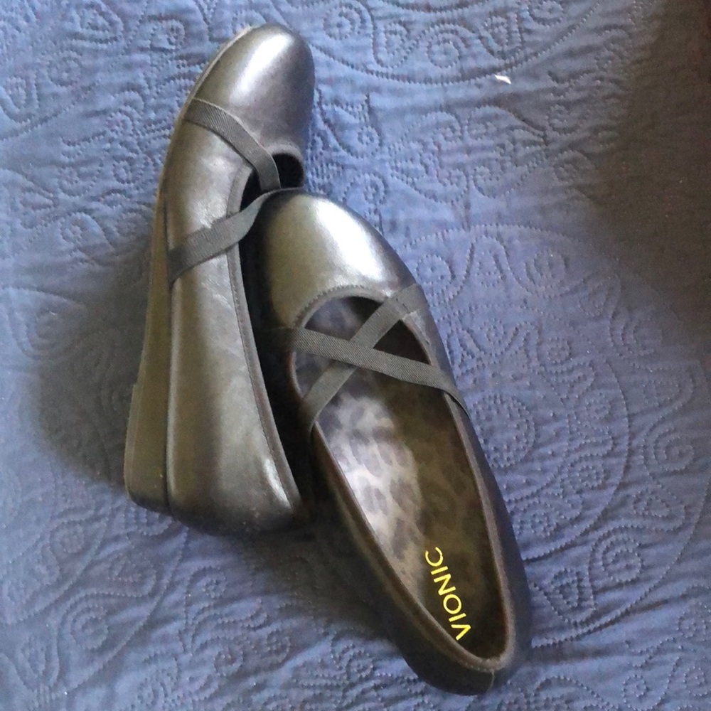 Vionic Black Flats Comfortable